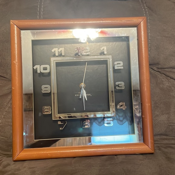 Wall Clock - Picture 3 of 3